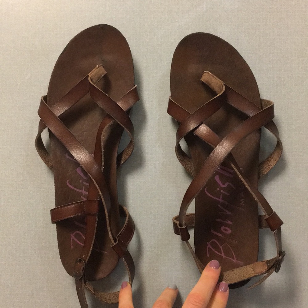 Very cute brown leather strappy sandals size 8